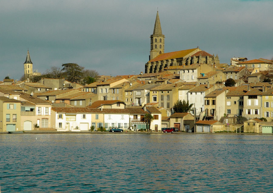 village Castelnaudary